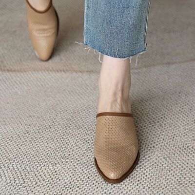 Eyelet Point Toe Low Heel Sandals