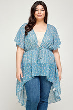 Load image into Gallery viewer, Plus Size, Ditsy Floral Print Cardigan
