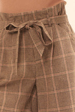 Load image into Gallery viewer, A Pair Of Wide Woven Plaid Shorts
