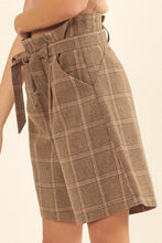 Load image into Gallery viewer, A Pair Of Wide Woven Plaid Shorts
