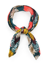 Load image into Gallery viewer, Flower Print Pleated Satin Scarf
