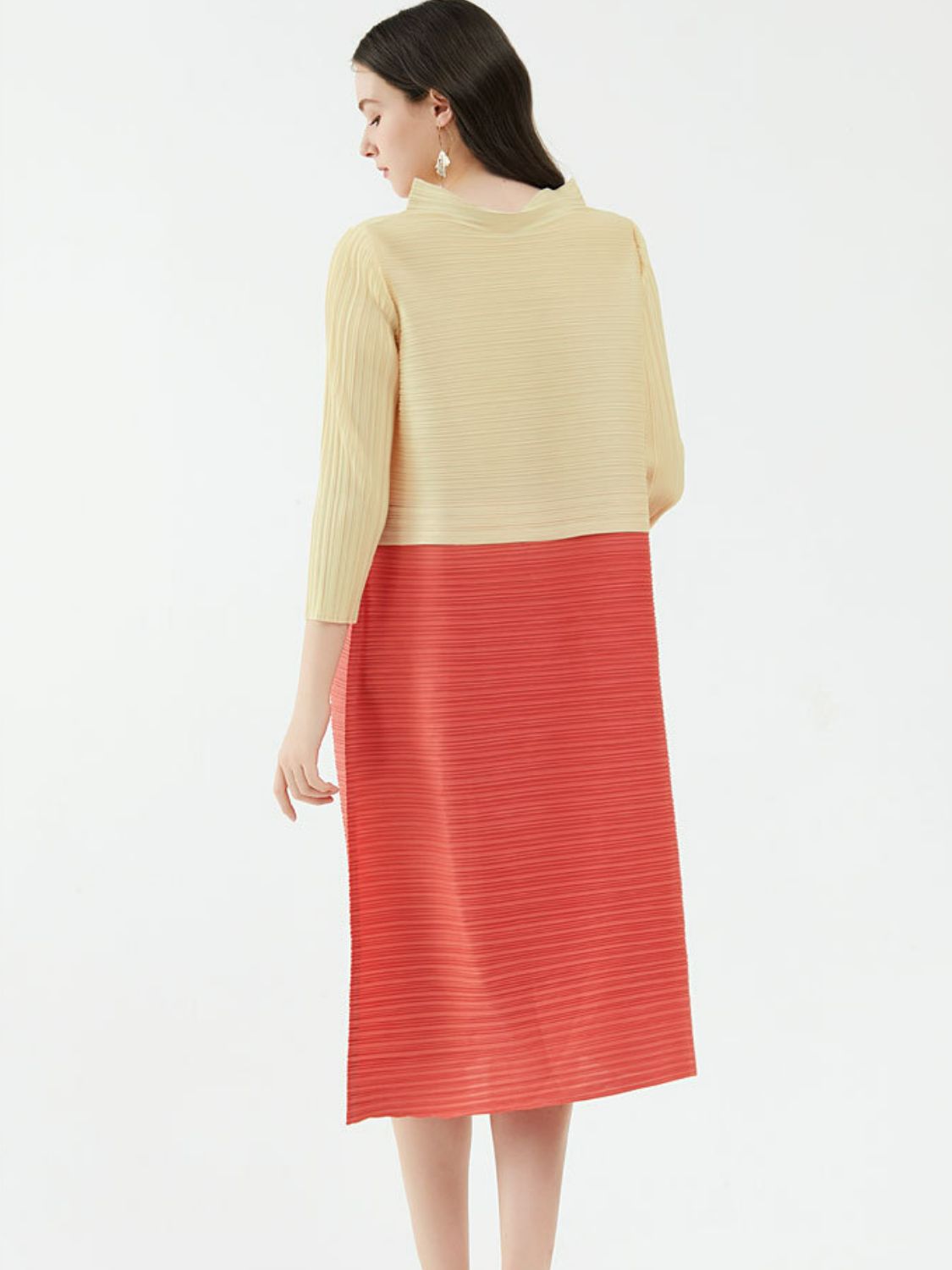 Two-Tone Accordion Pleated Three-Quarter Sleeve Midi Dress