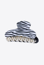 Load image into Gallery viewer, Animal Print Claw Clip
