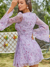 Load image into Gallery viewer, Floral Plunge Flare Sleeve Dress
